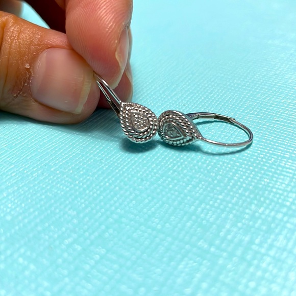 Dangling White Gold Earrings - Picture 6 of 7